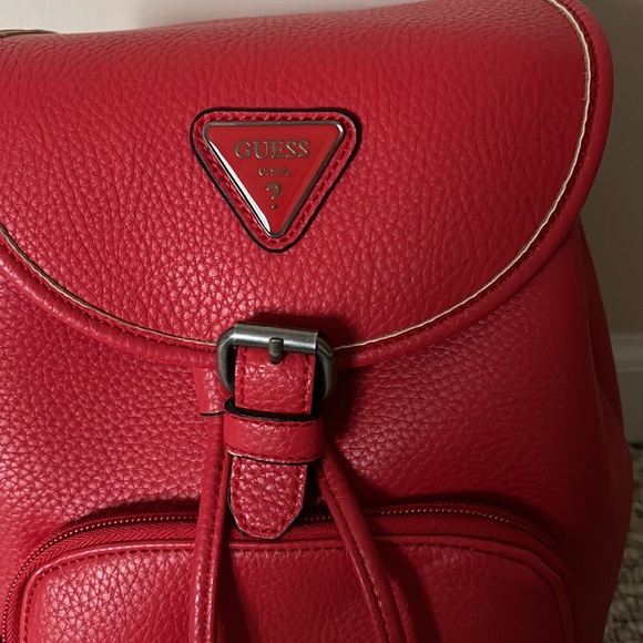 Guess red backpack - Picture 3 of 9